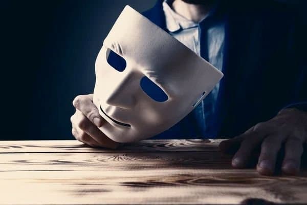 Unveiling the true face of 90RICH