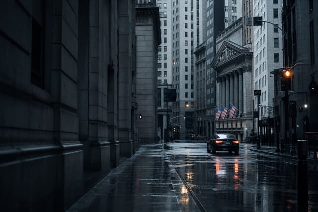 US Stocks: S&P 500 and Nasdaq Post Largest Quarterly Gains Since 2020