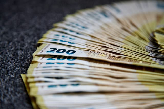 Germany's federal tax revenue rose 2.6% YoY, economic recovery expected this year.