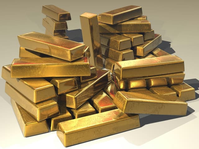 Gold prices reach a historical high: Exchanges step in to regulate