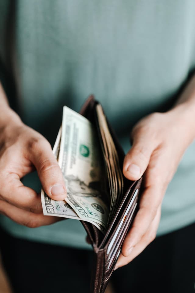 基本工资(Basic wage)是什么意思?如何计算?基本工资等同于最低工资吗?