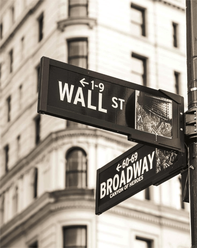 U.S. Treasury Secretary Responds to Bond Market Collapse Warnings