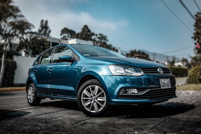 Tariff barriers on Chinese cars? Stellantis CEO warns wrong competition methods increase inflation.