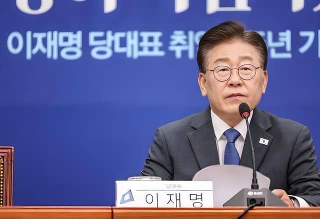 Lee Jae-myung tops South Korea's presidential poll with record approval.