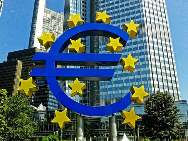 经济学家：欧洲央行（ECB）将在九月暂停加息