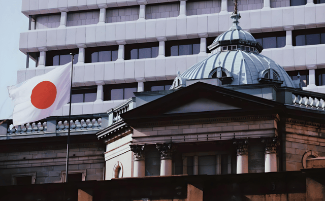 日本央行审议委员支持渐进式加息，超八成经济学家预期明年利率升至0.5%
