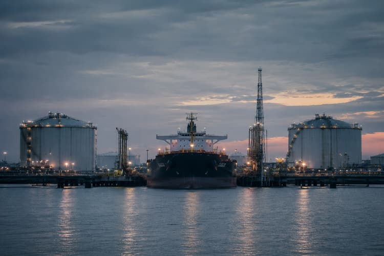 Goldman Sachs Sees Brent Crude Ranging Between $80 and $90 Amid Middle East Uncertainty