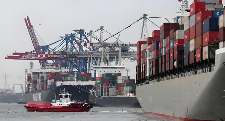 Japan's exports slowed down again in April, unexpectedly resulting in a trade deficit.