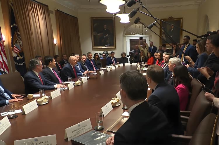 The U.S. Senate proposes a $5 trillion debt ceiling hike, exceeding the House's $4 trillion plan.