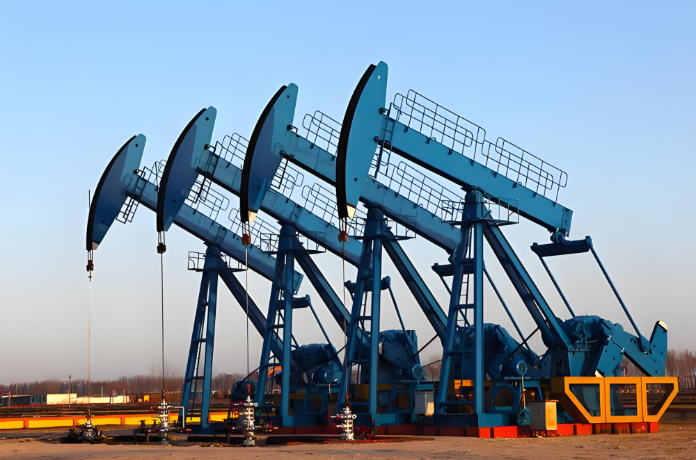 特朗普威胁对俄油征收高关税,油价仍承压,OPEC+增产计划成市场焦点
