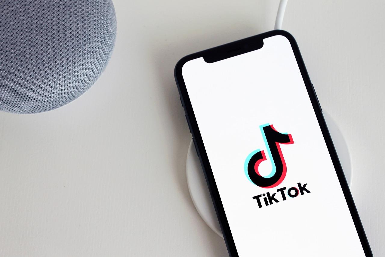 特朗普入驻TikTok后涨粉超300万,曾在2020年要求封禁该平台