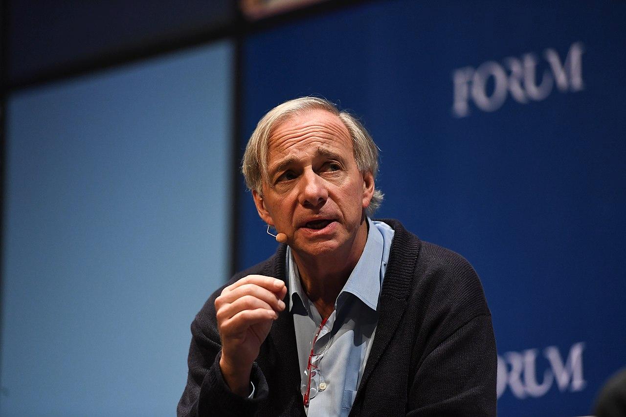 Ray Dalio cho rằng nợ toàn cầu không vàng để phòng ngừa rủi ro trong khủng hoảng.