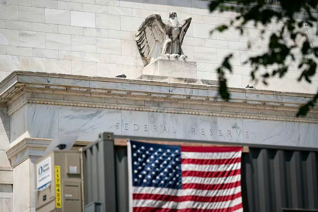 威廉姆斯暗示美联储或重启资产购买以维持流动性，米兰警告稳定币或重塑利率结构