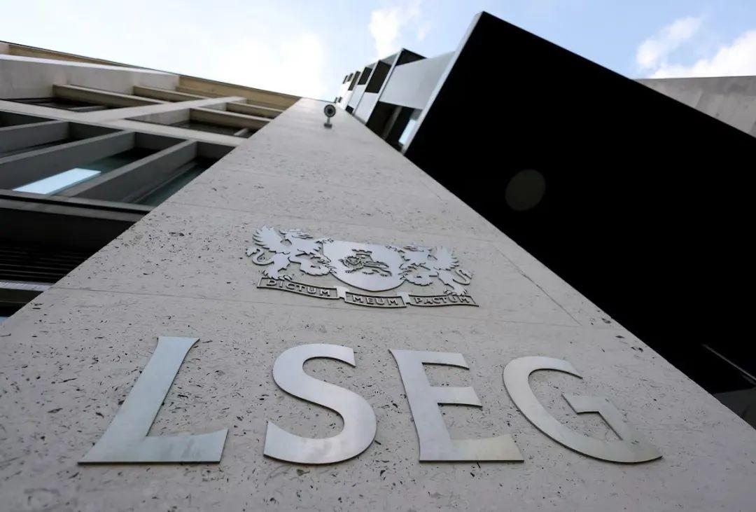 British pound gains as diplomacy improves and economic data lift market confidence